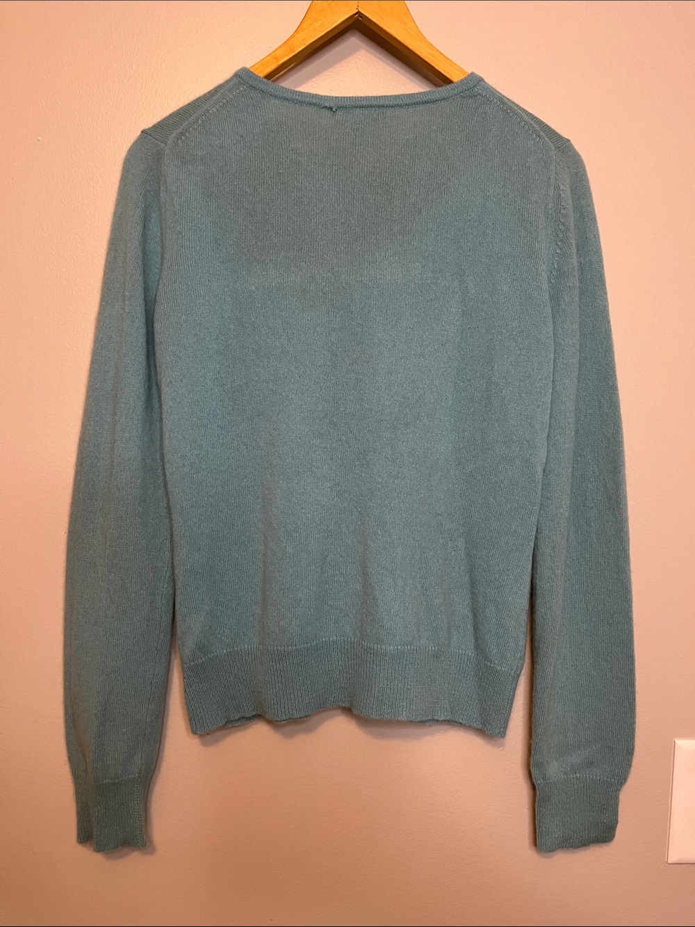 100% Cashmere Apt. 9 Women's Light Blue Crewneck Button Cardigan - Picture 8 of 11